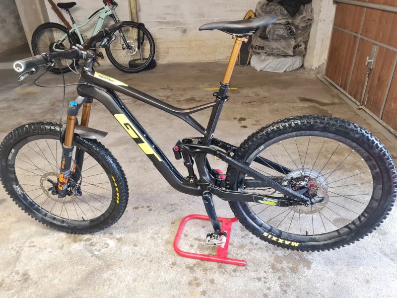 GT Force Carbon Expert