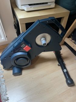 Cyklistický trenažer Elite Turno