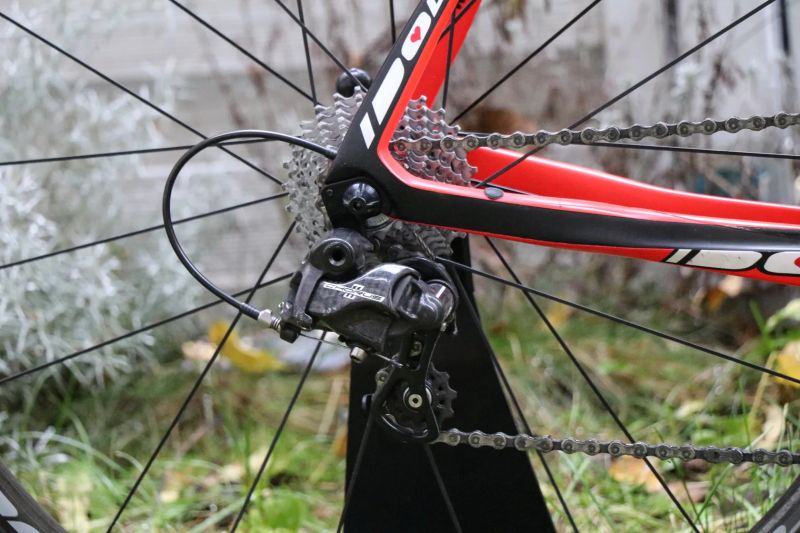 De Rosa Idol, karbon kola Fulcrum, Campagnolo Chorus Carbon