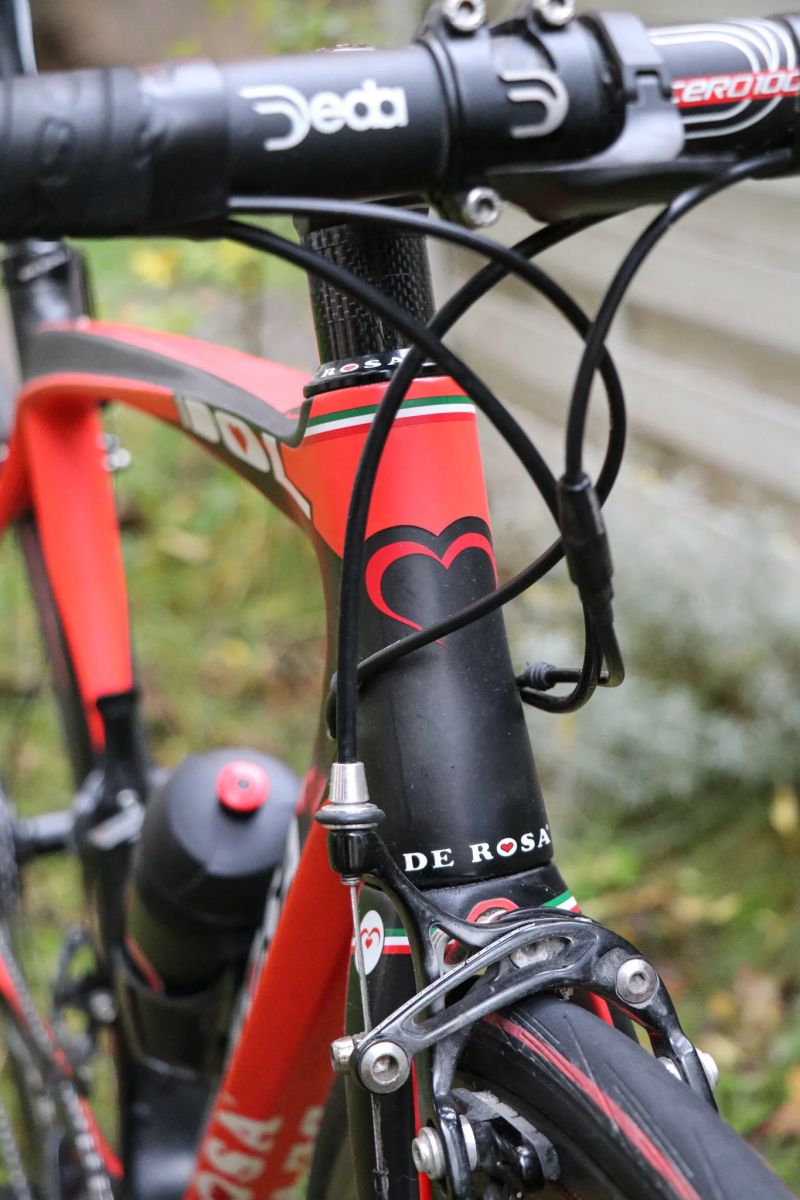 De Rosa Idol, karbon kola Fulcrum, Campagnolo Chorus Carbon