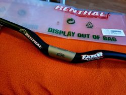Nové Renthal Fatbar Carbon 35 V2 DH- spec.