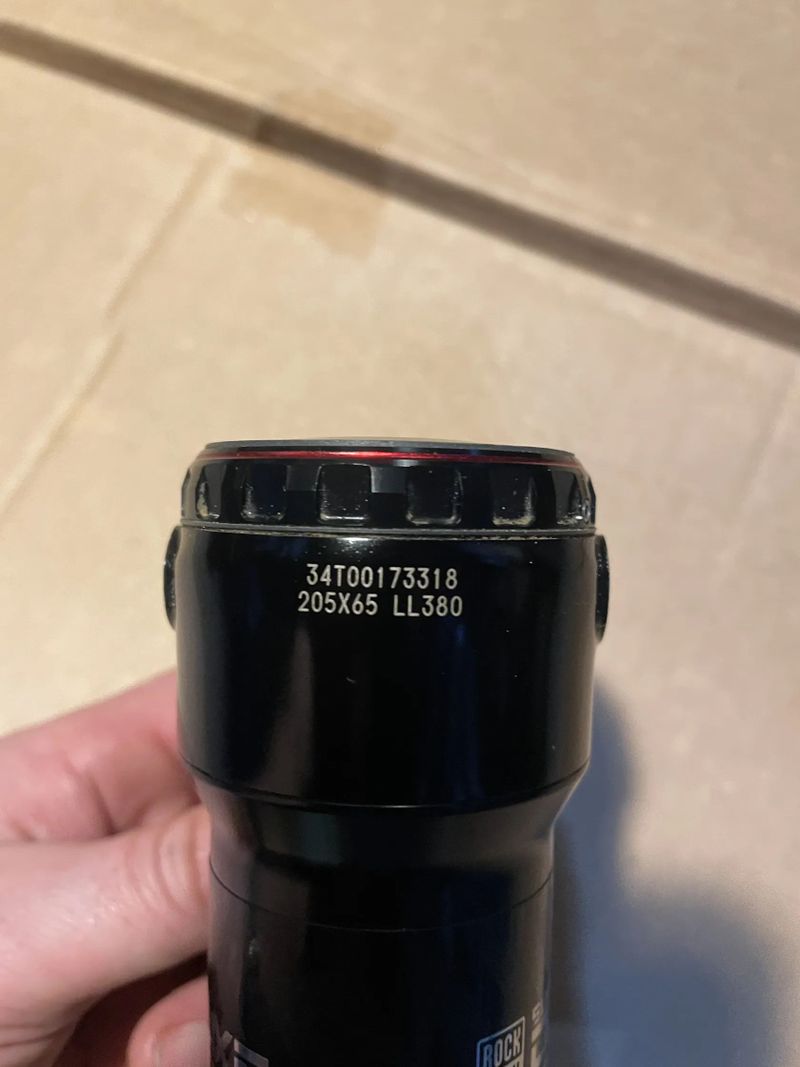 RockShox Super Deluxe Ultimate 205x65 trunnion 