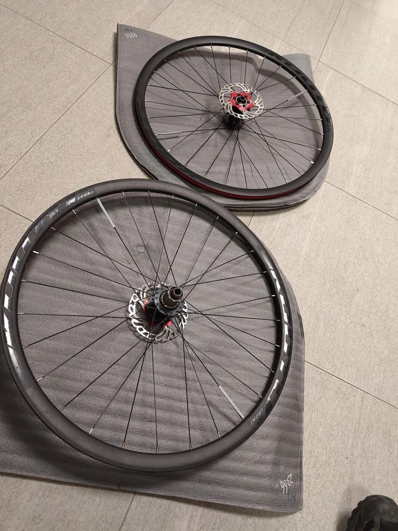 Hliníková silniční / gravel kola KOOTU – 700C, kotoučová