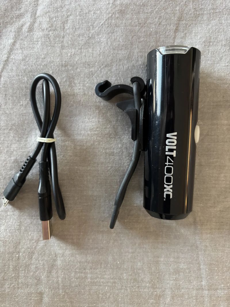 Světlo CATEYE Volt 400XC