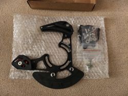 TANKE Vodítko řetězu ,napínák + ochrana