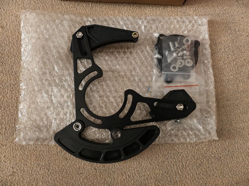 TANKE Vodítko řetězu ,napínák + ochrana