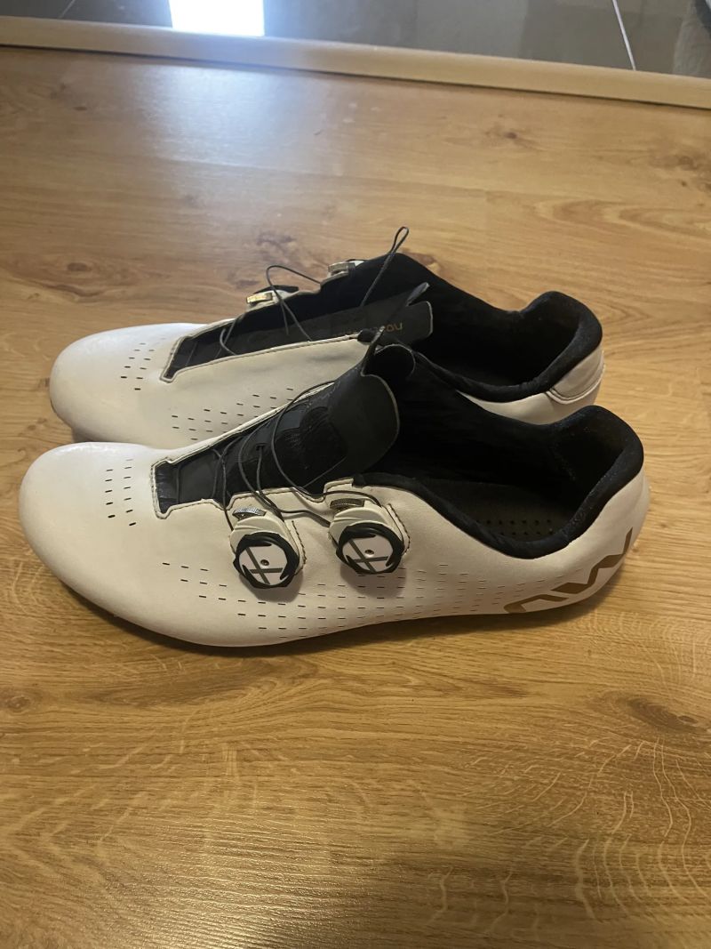 Silniční tretry Northwave Revolution 3