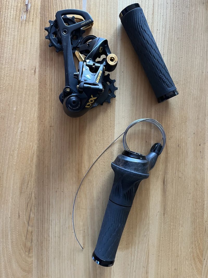 prodám přehazovačku Sram XX1 12s + řazení ( zlatá - bílá )