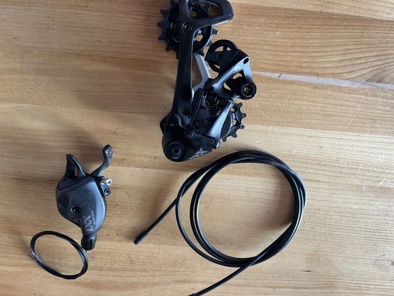 prodám přehazovačku Sram XX1 12s + řazení ( zlatá - bílá )