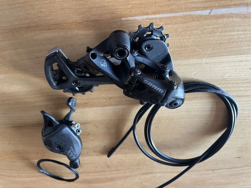 prodám přehazovačku Sram XX1 12s + řazení ( zlatá - bílá )