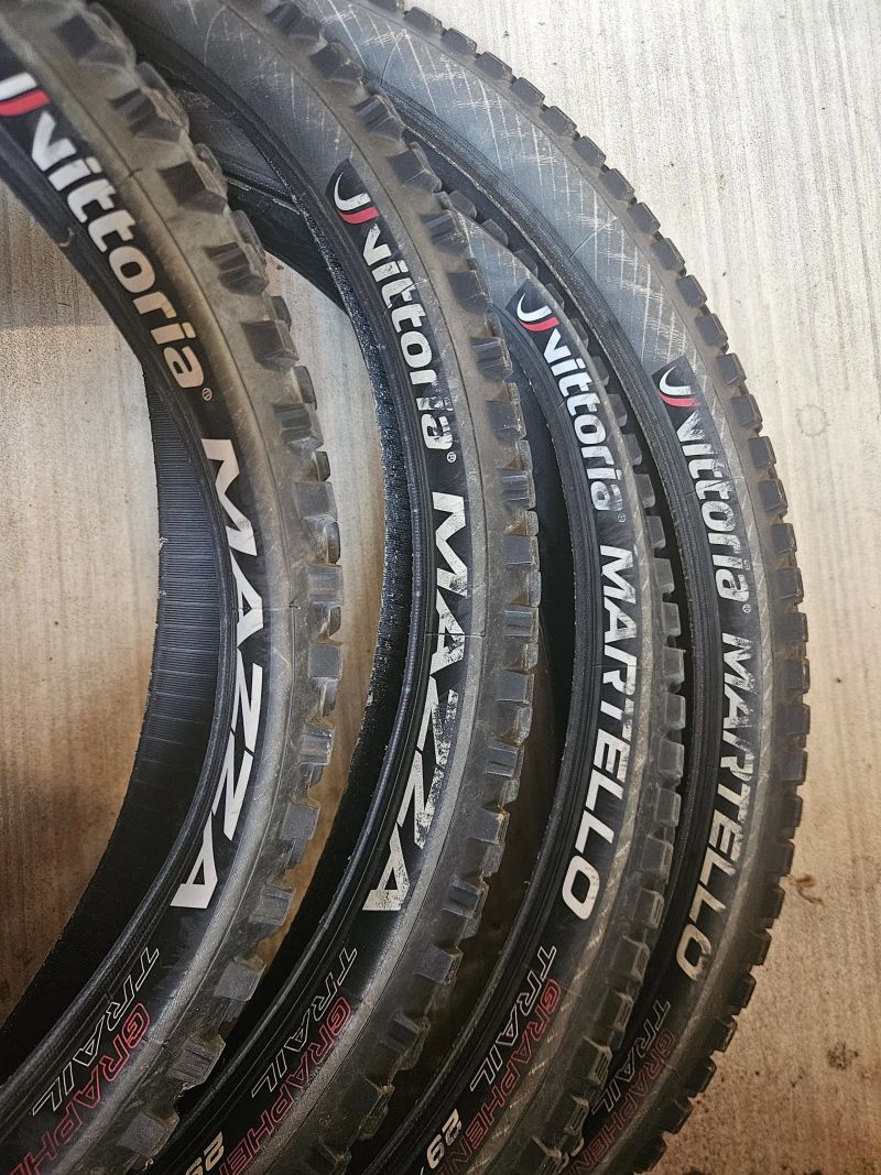 Vittoria Mazza 2.4" + Martello 2.35" (4ks)