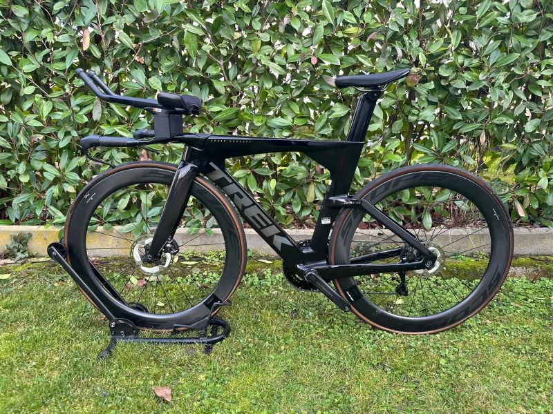 Trek Speed Concept SLR 7, velmi dobrý stav, Ultegra Di2 s Dura-Ace páčkami, Scope R5 kola, powermetr