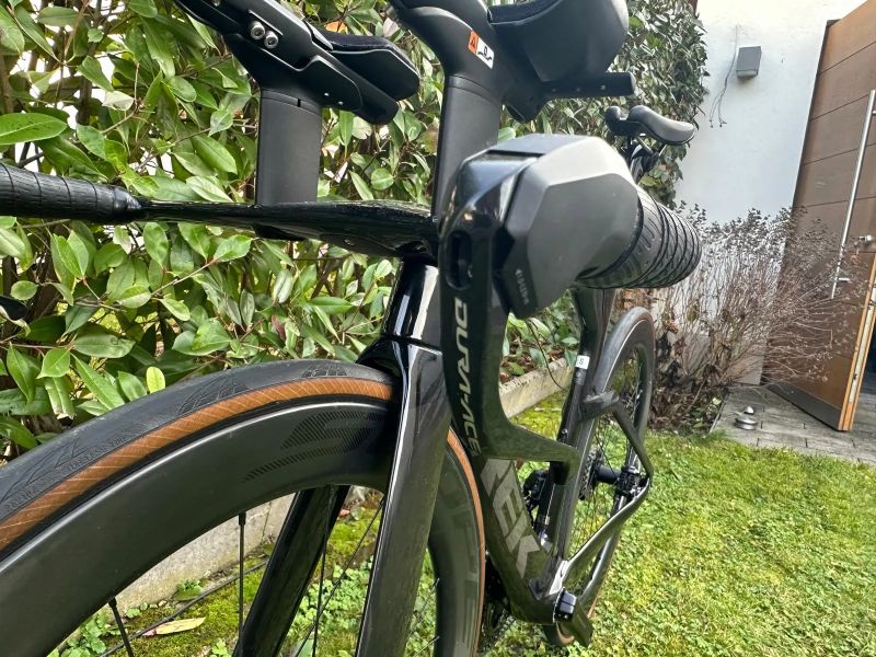 Trek Speed Concept SLR 7, velmi dobrý stav, Ultegra Di2 s Dura-Ace páčkami, Scope R5 kola, powermetr
