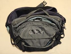 Evoc Hip Pack Pro 3 (+ rezervoár 1.5l)