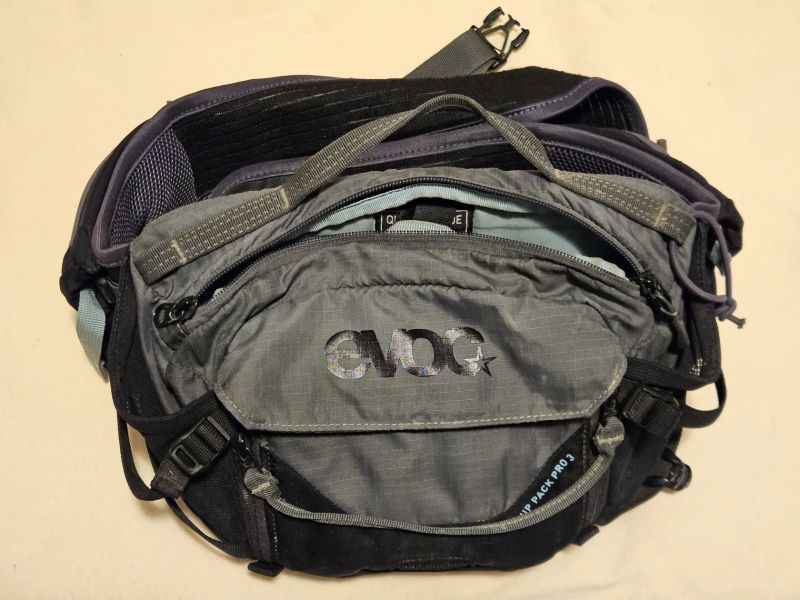 Evoc Hip Pack Pro 3 (+ rezervoár 1.5l)