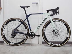 Canyon Inflite CF SL 7 AXS