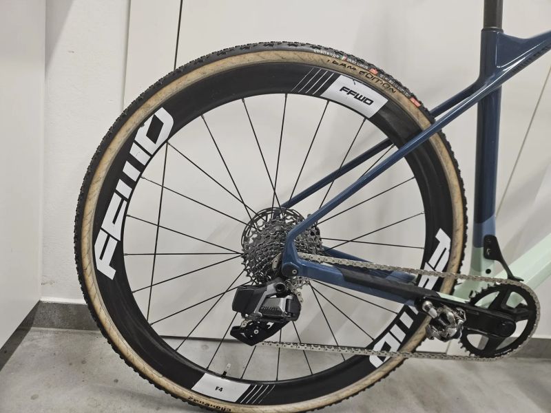 Canyon Inflite CF SL 7 AXS