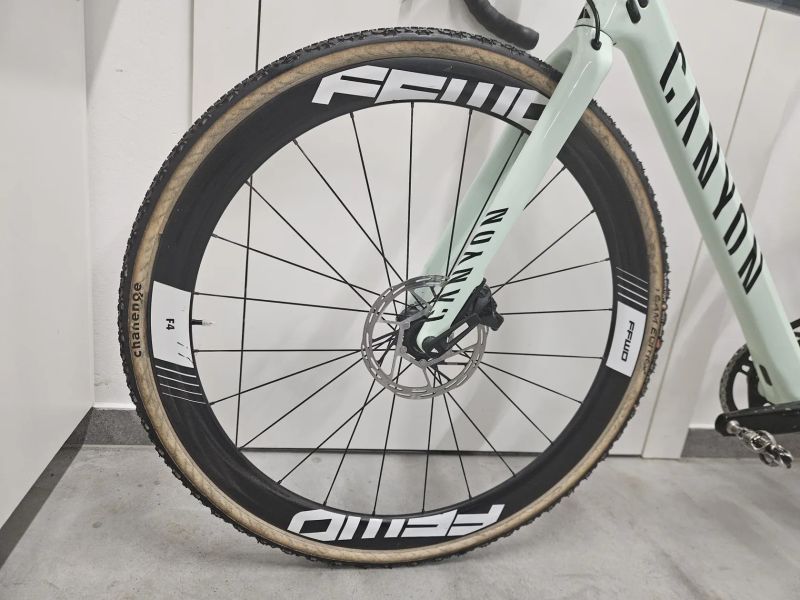 Canyon Inflite CF SL 7 AXS