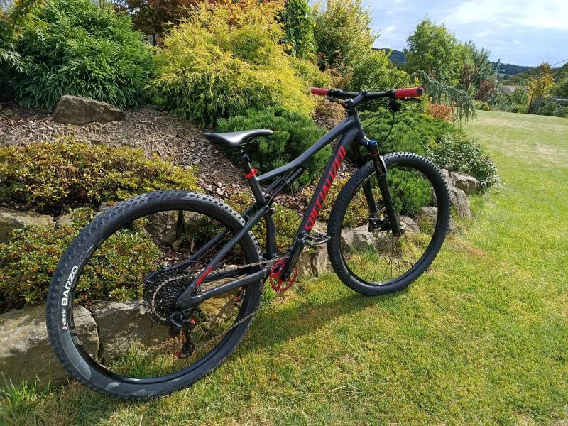 Specialized 🔴 Prodám celoodpružené kolo Specialized 29” – vel. M