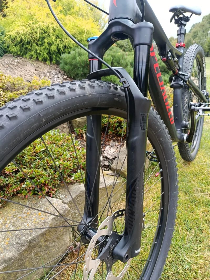 Specialized 🔴 Prodám celoodpružené kolo Specialized 29” – vel. M