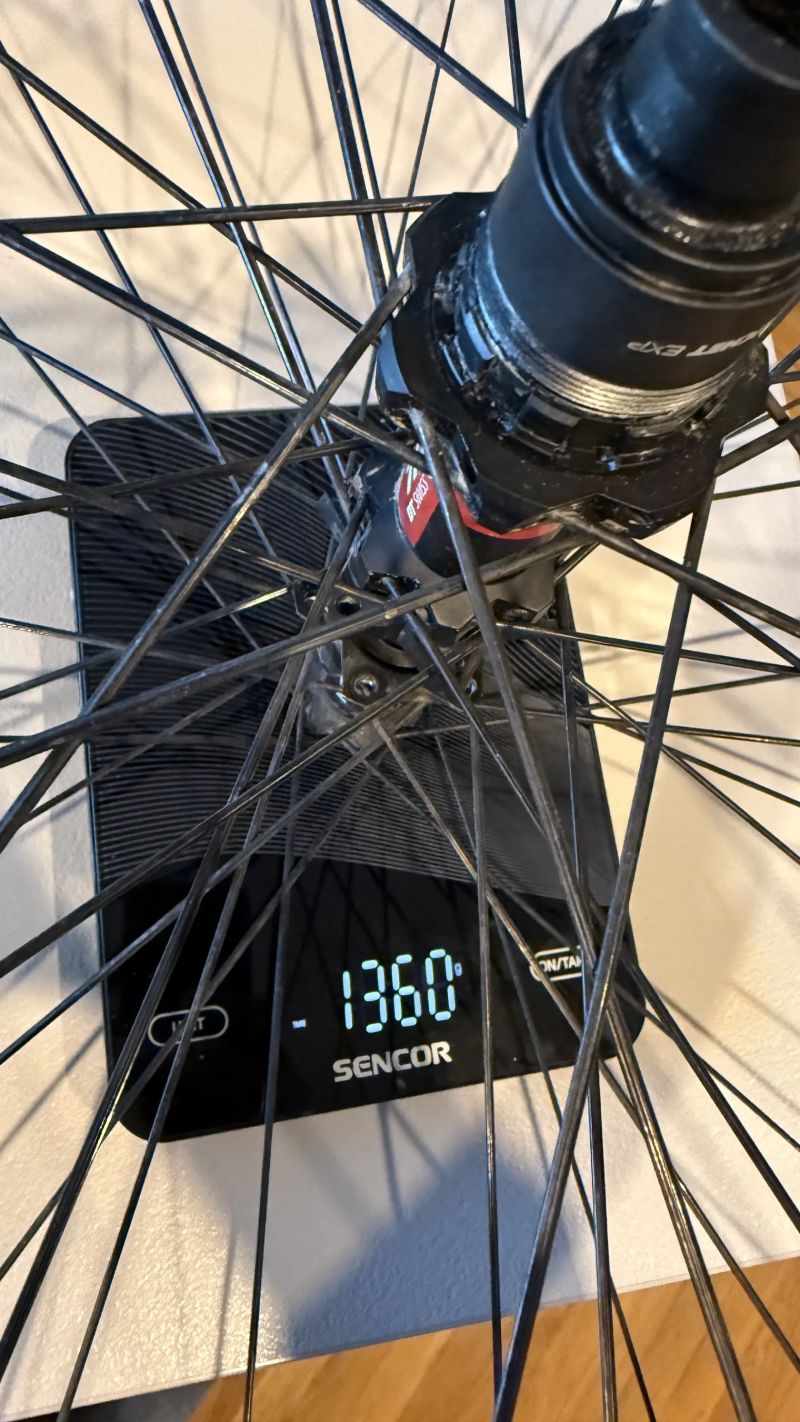 Karbonová ručně zapletená kola pro XCM 