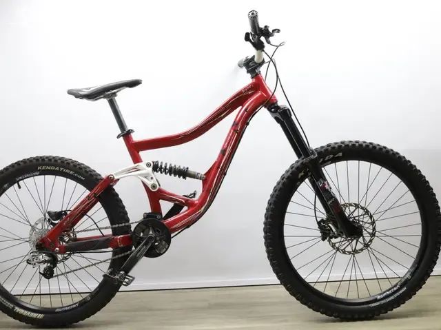 Hledám staré enduro kolo 