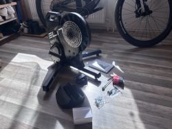 Cyklotrenažér Elite SUITO-T