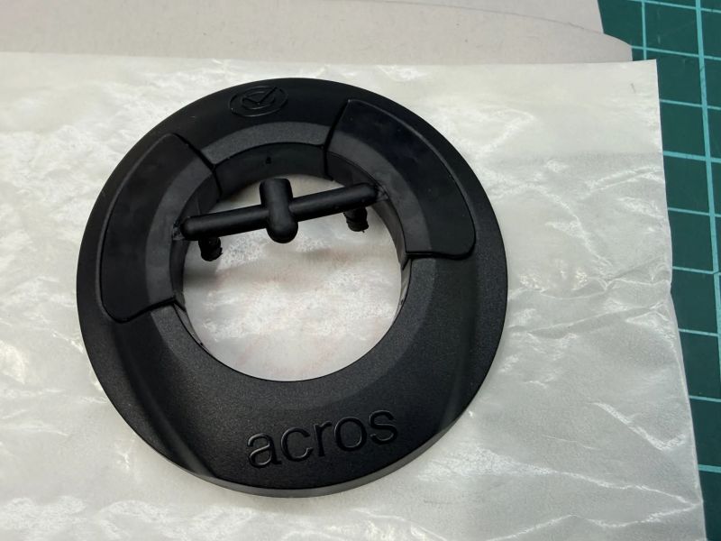 Nový kryt hlavového složení Acros IS52