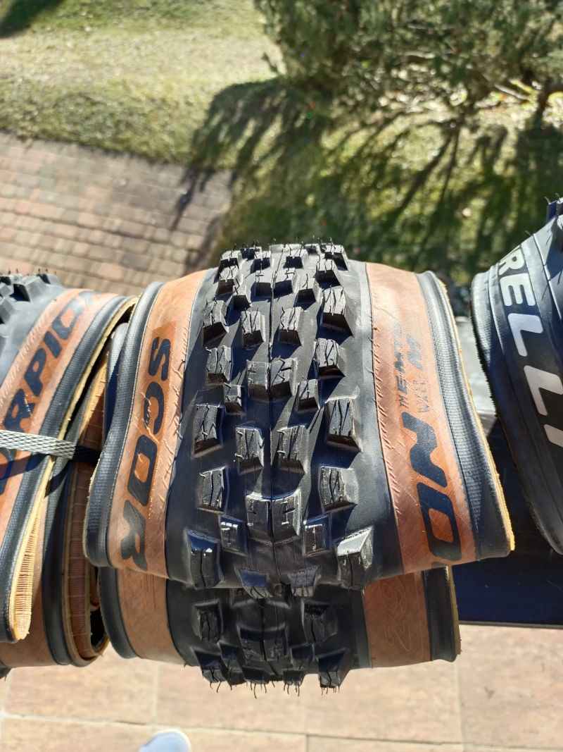 Pláště Pirelli pro enduro 29*2,6