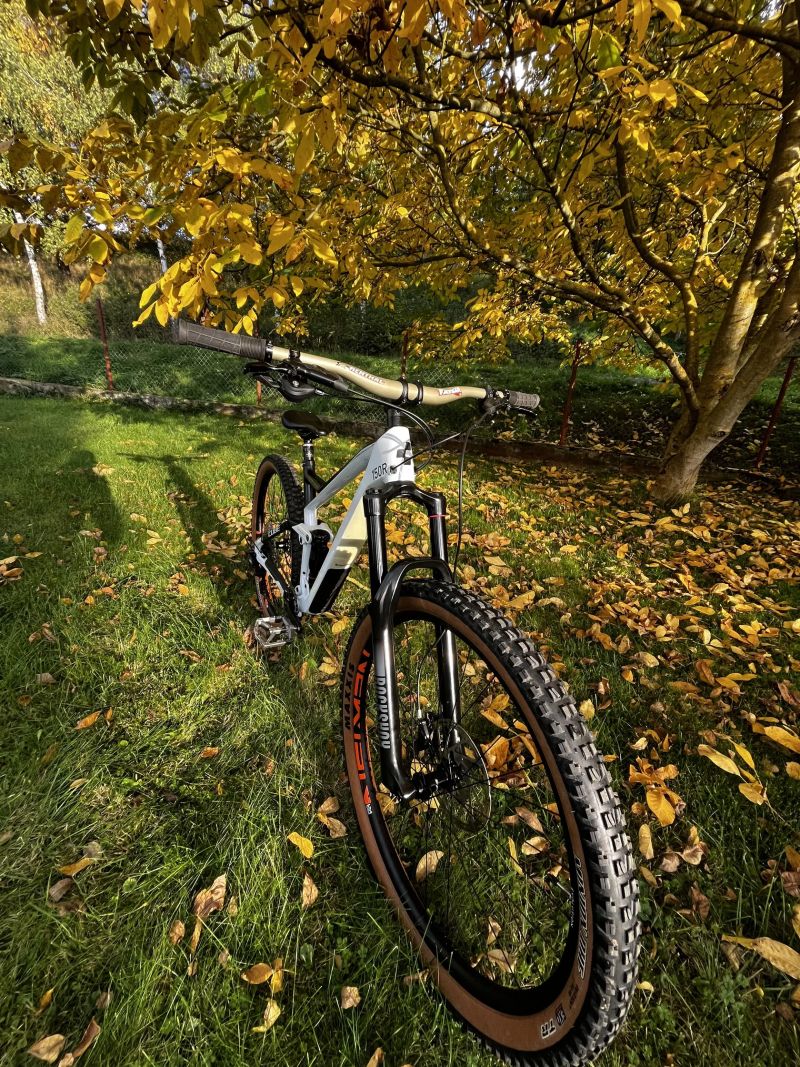 Cube Stereo 150 C:62 race 29, karbon, nové komponenty, L