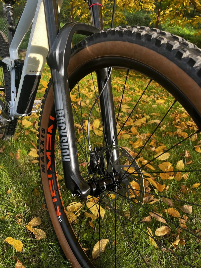 Cube Stereo 150 C:62 race 29, karbon, nové komponenty, L