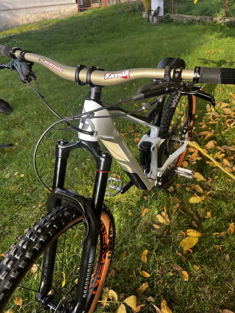 Cube Stereo 150 C:62 race 29, karbon, nové komponenty, L