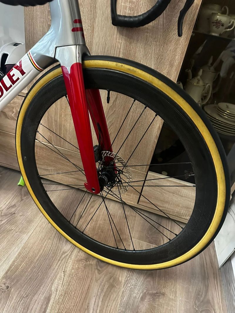 Ridley Noah Fast, Campagnolo Record EPS 12s, vel M.