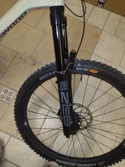 Rock Shox 29" Vidlice RockShox ZEB Select Charger RC - ovládání z korunky 29" Boost