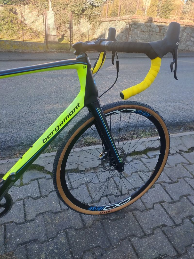 KARBONOVÉ GRAVEL KOLO BERGAMONT