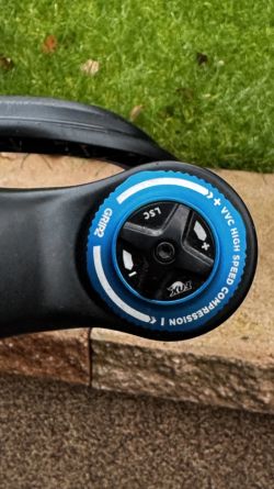 Fox 36 Performance Elite Grip2