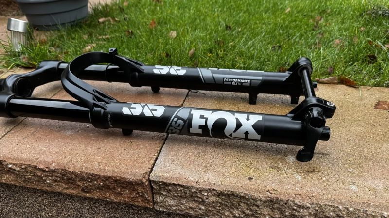 Fox 36 Performance Elite Grip2