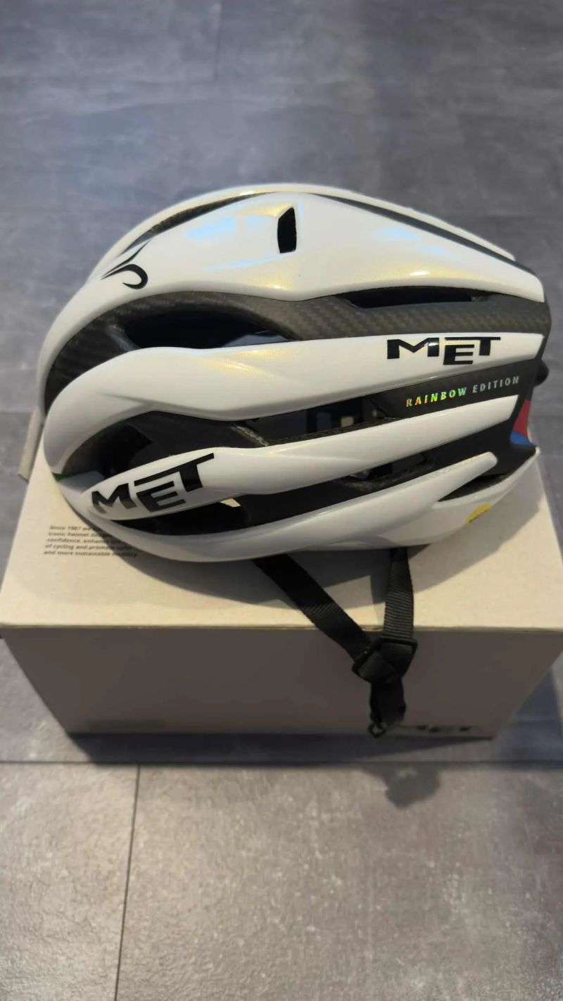 MET Trenta 3k carbon MIPS Rainbow edition