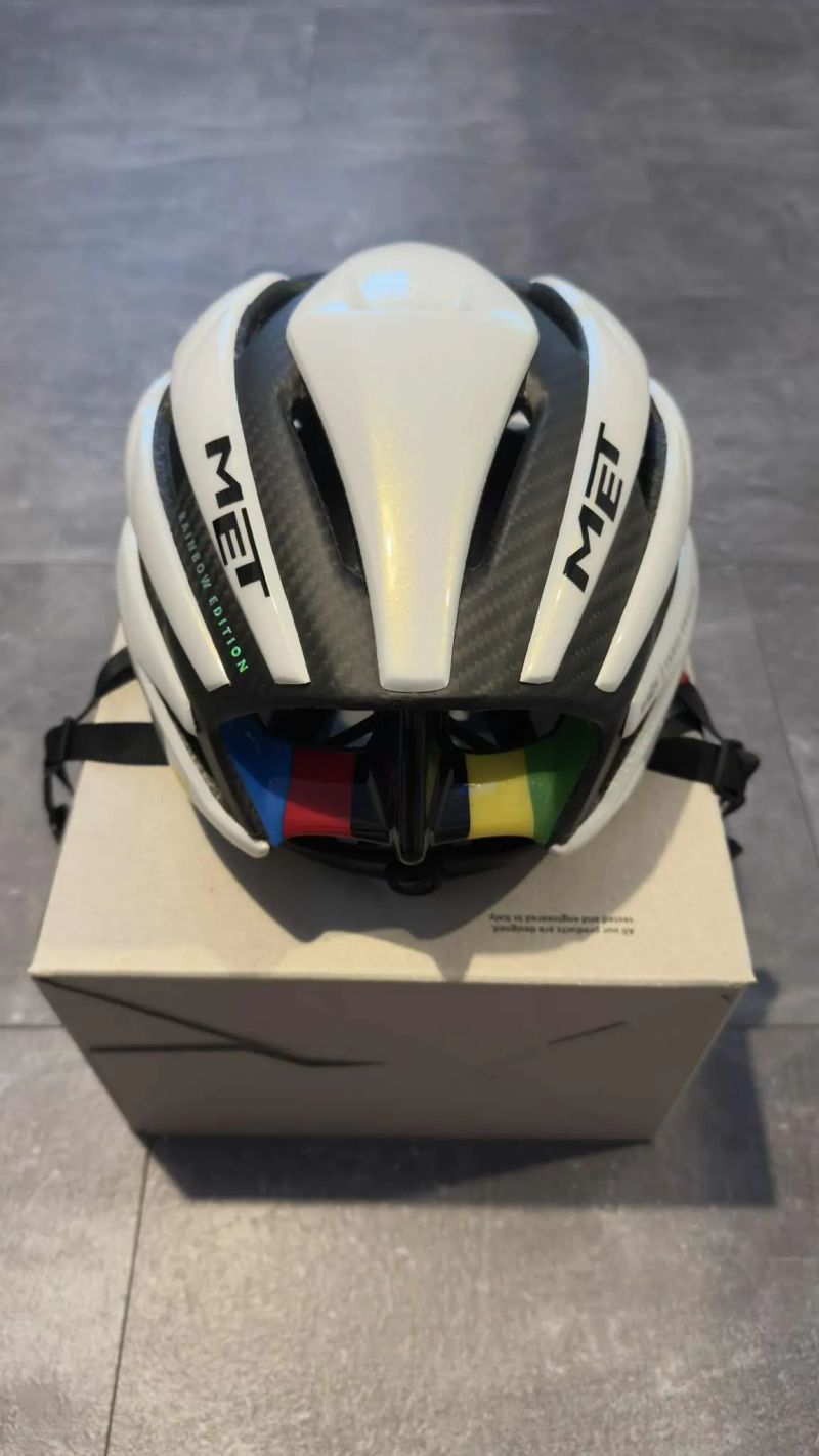 MET Trenta 3k carbon MIPS Rainbow edition