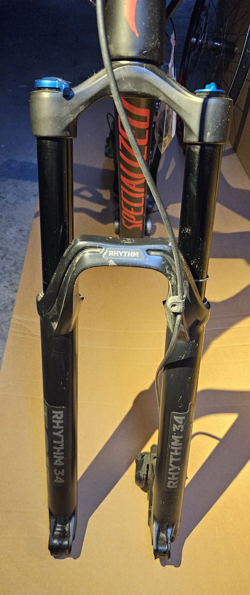 Rám Specialized Stumpjumper v plném osazení - 03/2025 byla měněna komplet ložiska za 9 500 Kč!