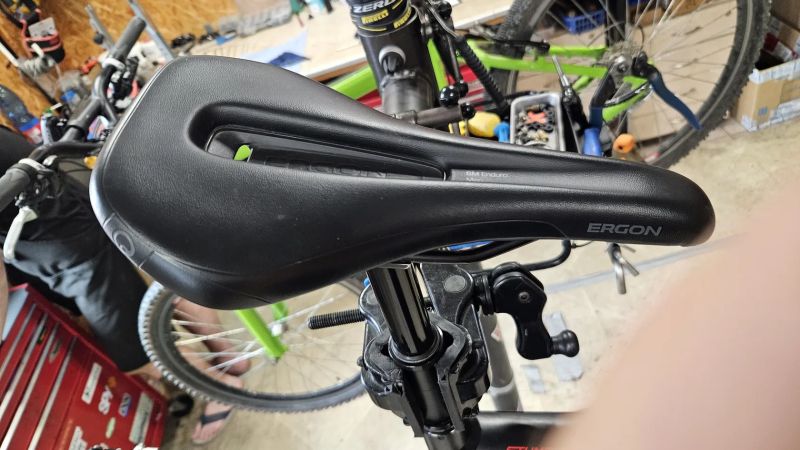 Rám Specialized Stumpjumper v plném osazení - 03/2025 byla měněna komplet ložiska za 9 500 Kč!