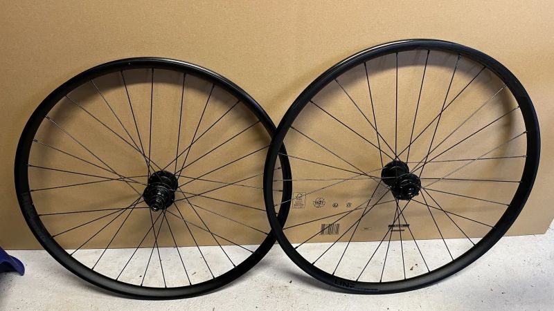 Zapletená kola Bontrager Line Comp 30 29/27,5”