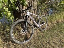 Superior XP 979, vel. L + teleskopická sedlovka FOX Transfer