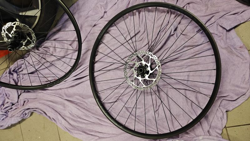 Stan's NoTubes Crest S2 29"