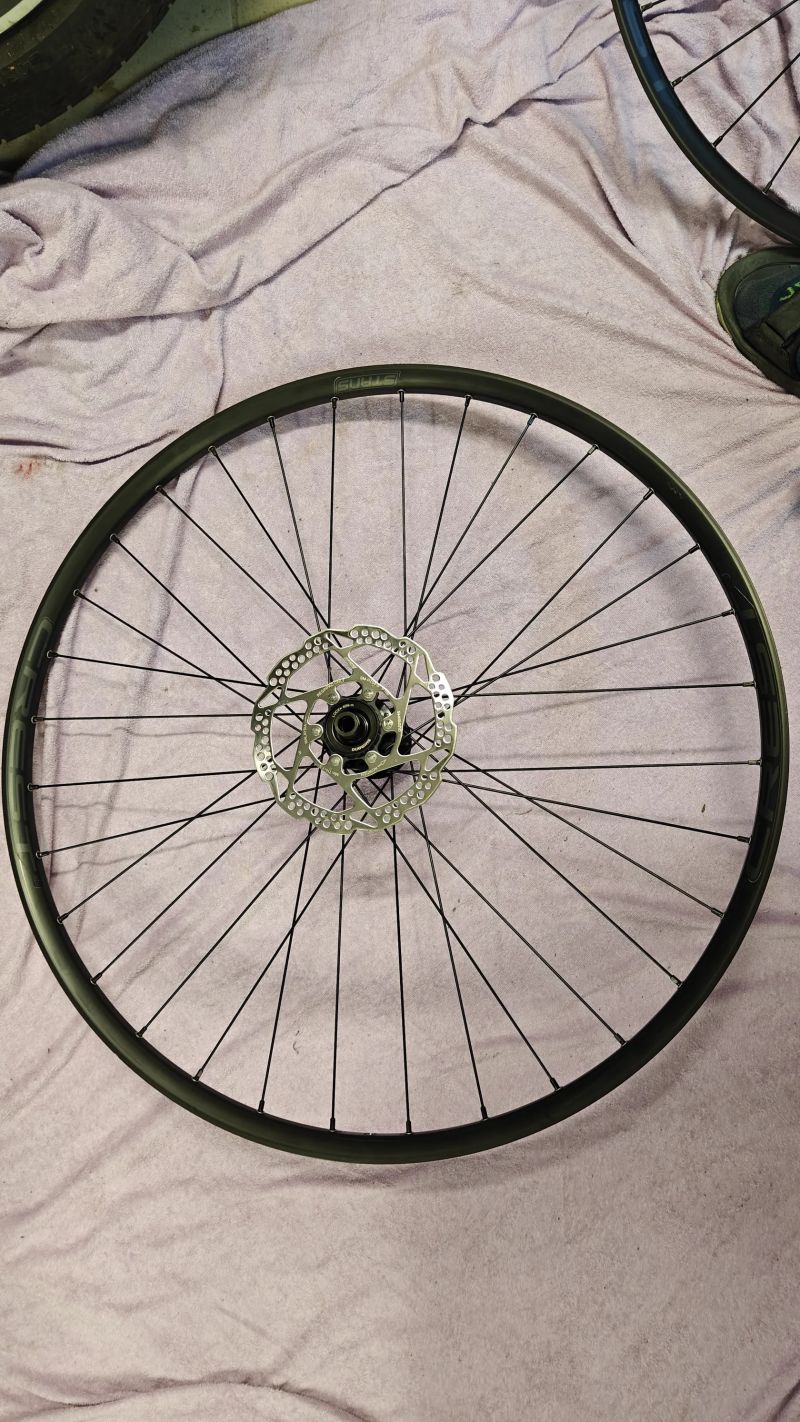 Stan's NoTubes Crest S2 29"