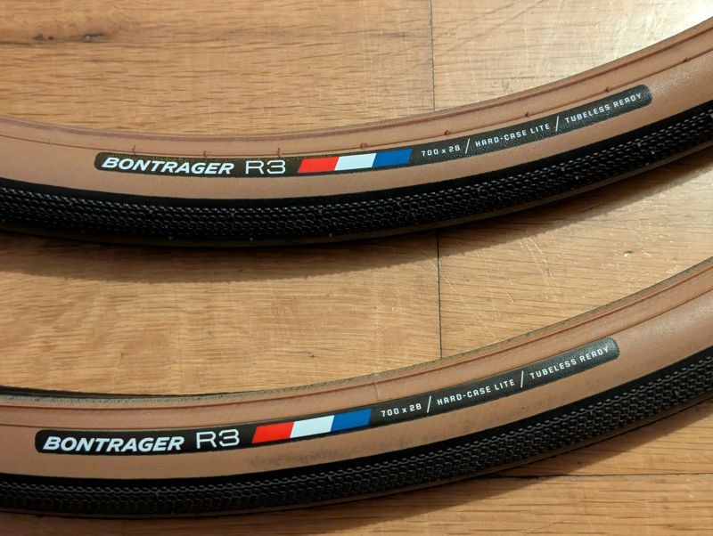 Pláště Bontrager R3 Hard-Case Lite TLR