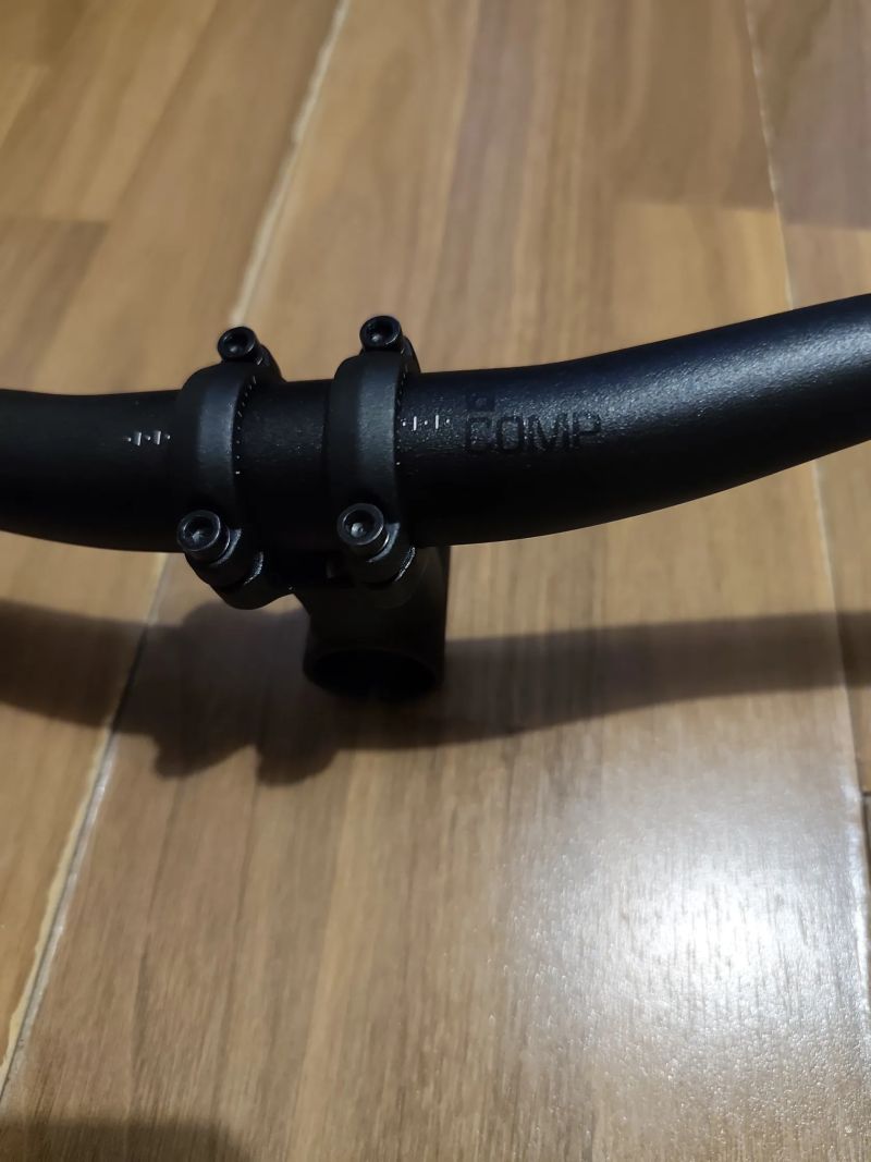 Řidítka Bontrager Comp 31,8mm a představec Bontrager Elite 