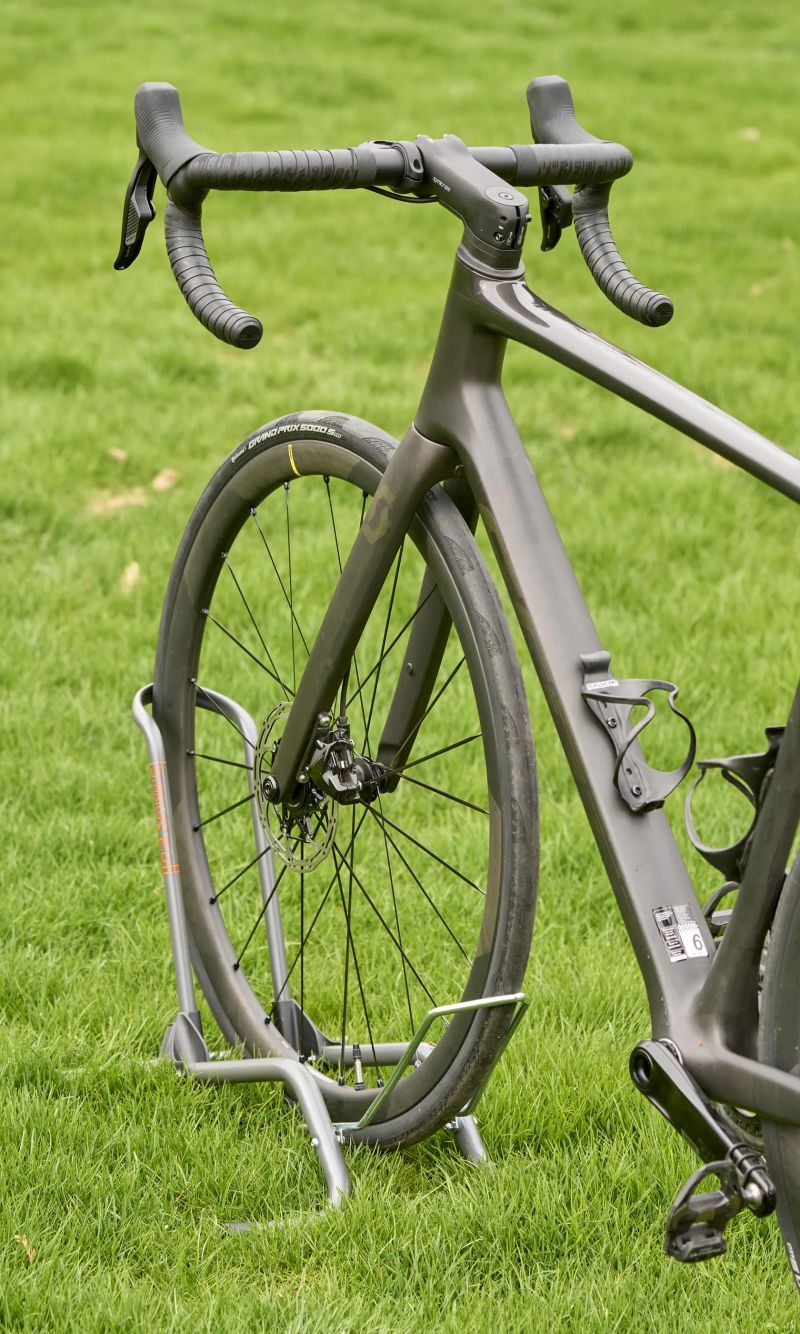 Scott Addict (nová kazeta, nová karbonová kola)