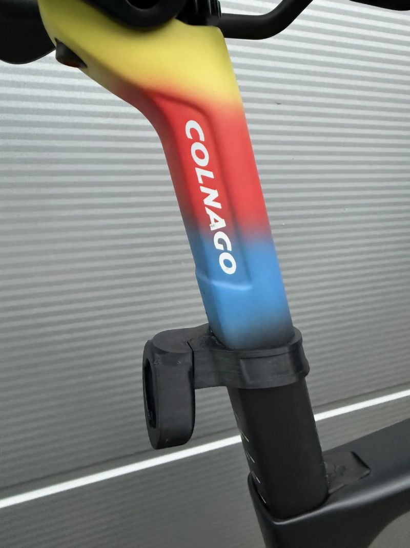 Prodám Colnago V4Rs, málo jeté 810km, naprosto nepoškozené, stav nového kola, wattmetr