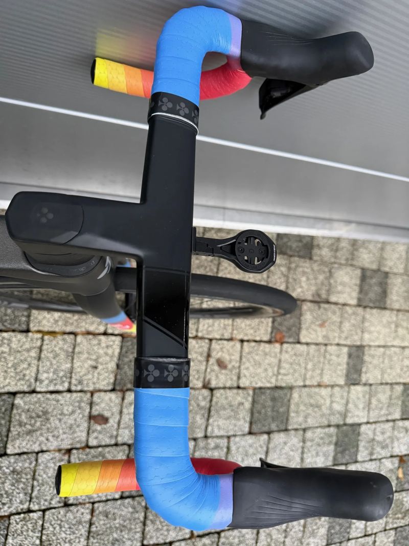 Prodám Colnago V4Rs, málo jeté 810km, naprosto nepoškozené, stav nového kola, wattmetr